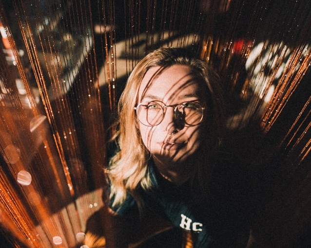 Wie viele versoffene Agentinnen sind nötig, um eine Bande Ökoterroristen auszuheben?