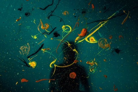 Helge Schneider zwischen Ernst und Spiel – Ein differenziertes Künstlerporträt